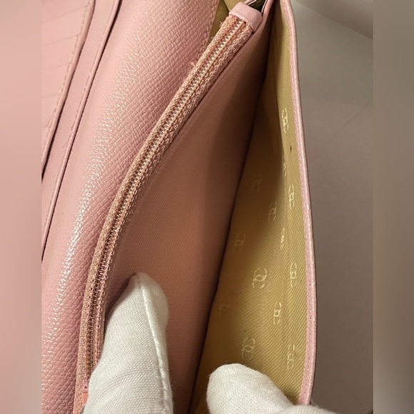 Chanel large flap wallet with chain - Picture 15 of 17